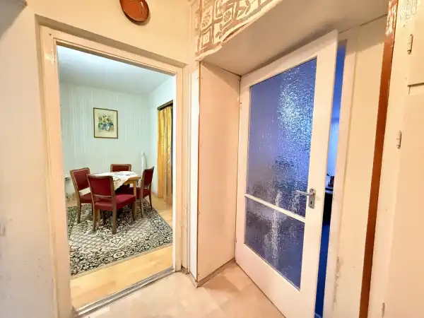 Eladó panellakás, Oroszlány 2+1 szoba 62 m² 33.5 M Ft